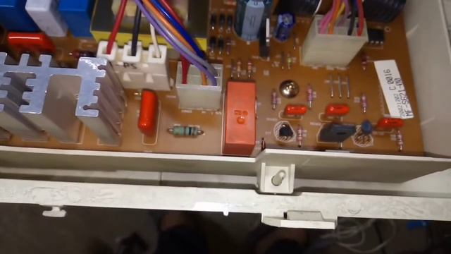 Стиральная машина самсунг. Не блокирует замок. смотреть онлайн