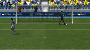 Pes 2013 vs Fifa 13 Demo penalty kick