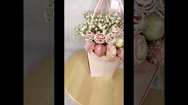 Клубника в шоколаде букет. Гипсофила. Красивый букет. Вкусный букет. Подарок любимой девушке.