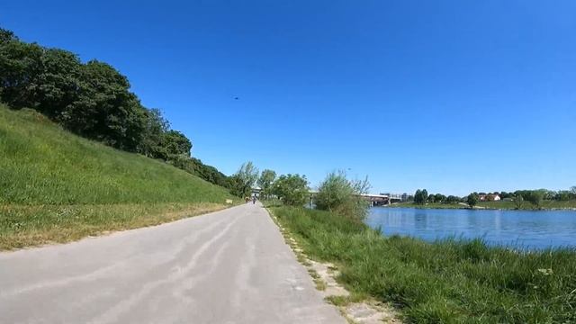 Ninebot by Segway Kickscooter F40E, Fahrt entlang Donau in Wien смотреть онлайн