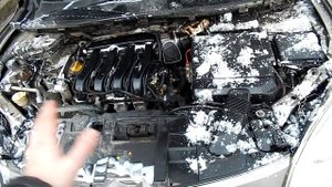 УСТАНОВКА УПЛОТНИТЕЛЯ КАПОТА И МОЙКА ДВИГАТЕЛЯ || RENO MEGAN3