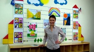 Раздевалка группы детского сада. Оформление стендами