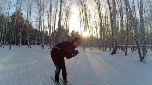 Прохождения поворотов на спусках на беговых лыжах