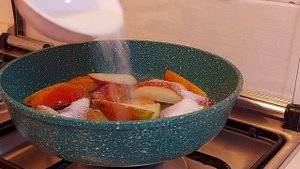 груши в карамельном сиропе с секретным ингредиентом
