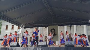 Калибри. Танец Роза белорозовая