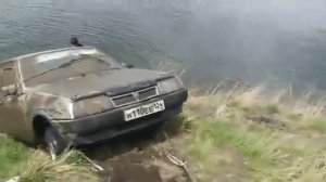 Подъем утонувшей машины в Енисеи