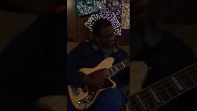 Ibáñez TMB 605 (Solid by Michael Henderson) смотреть онлайн