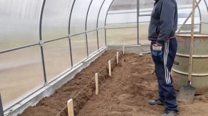 Финал установки теплицы и начало обустройства теплицы