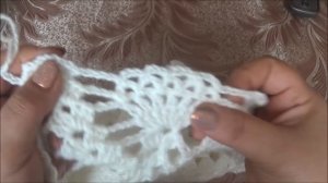 Белое пончо с ананасами . Часть 1