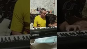 YAMAHA PSR SX 600 синтезатор учимся играть, попал под пули взвод