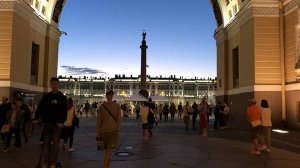 По Санкт-Петербургу пешком. Манежная площадь. Спас На Крови. Набережная Невы. Ночные рок-концерты