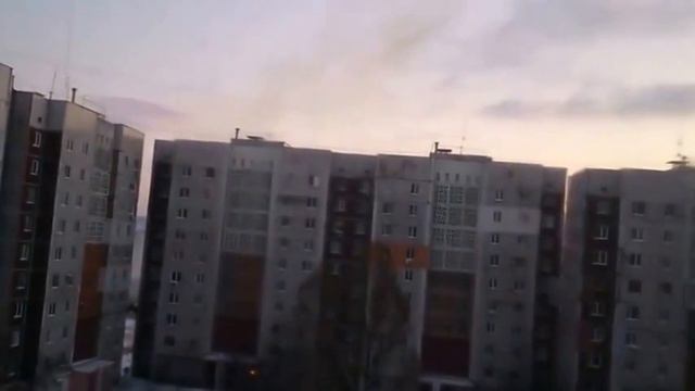 Град стреляет со двора в Донецке, 1 декабря 2014г