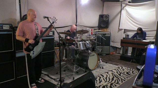 HEATBALL - Garage Rehearsal 234 - Shadows Under Him смотреть онлайн