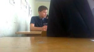 Парня вставило прямо на уроке