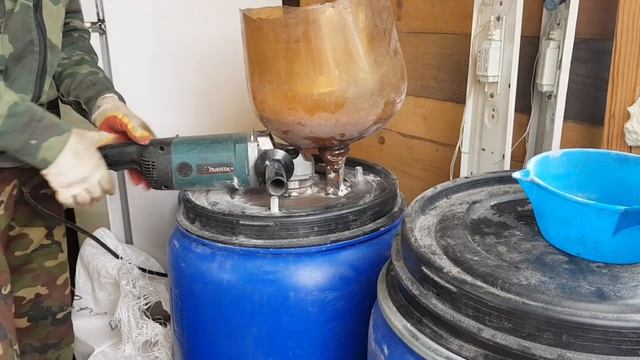 Самодельная зернодробилка из болгарки. Канал Папа, мама, мы из простой семьи смотреть онлайн