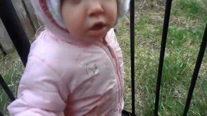 ПЕЛАГЕЙКА пошла гулять с Лялечкой,а в это время убежали КУРОЧКИ