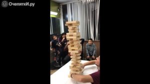 Мастер по игре в дженгу