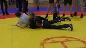 Обучение. Приёмы ухода от захвата в партере. Вольная борьба.