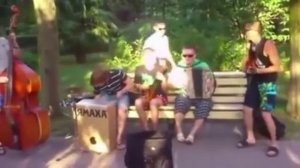 ДВОРОВЫЕ  МУЗЫКАНТЫ