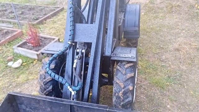 самодельный минипогрузчик собственного изготовления)