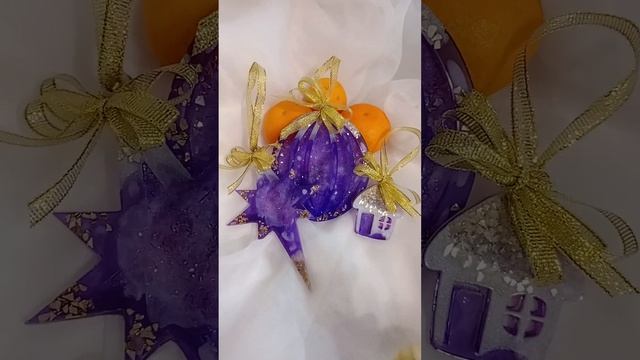 Елочные игрушки из эпоксидной смолы смотреть онлайн