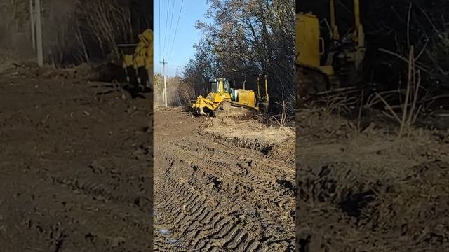 БУЛЬДОЗЕР В РАБОТЕ