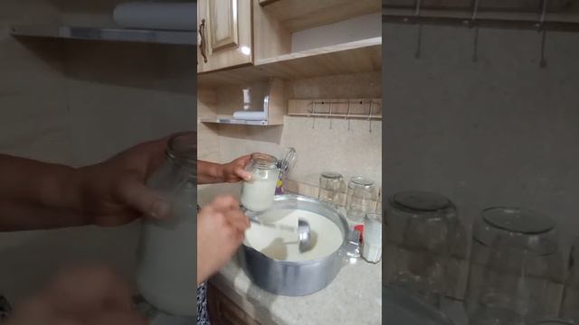 Сделали кислое молоко/Катык/#жара#дом #готовимсами @user-lm3gk2je3h