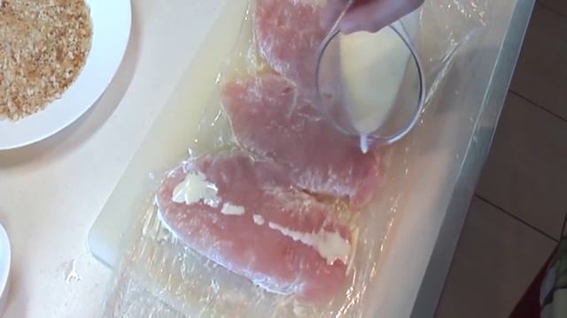 Шницель из кур в сдобных сухарях видео рецепт. Книга о вкусной и здоровой пище смотреть онлайн