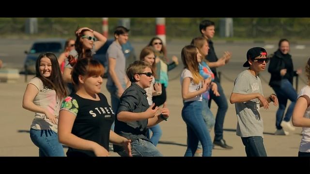 Первый свадебный флешмоб в Нижнем Новгороде смотреть онлайн