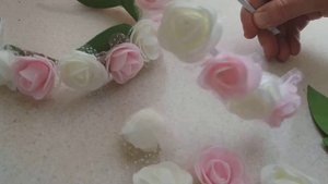 DIY  Ободок с розочками из фоамирана.