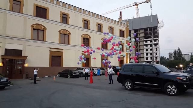 Отпустить шары в небо смотреть онлайн