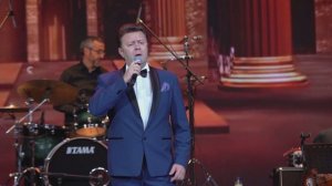 Мелодия. Пахмутова, Добронравов. Александр Суханов