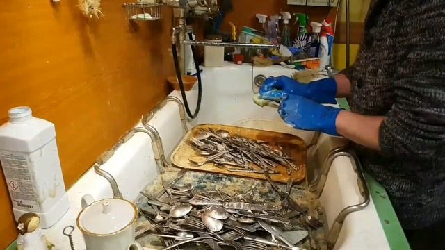 Söögiriistad. Vana nõud. Aist pood. Estonia. Tallinn. Õismäe. Ehitajate tee 109b. Nurmenuku keskus. смотреть онлайн