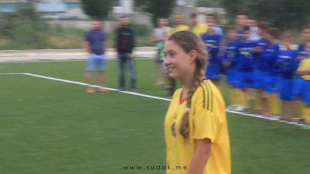 В Судаке открыли новое футбольное поле смотреть онлайн