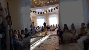 Утренник в детском садике. Танец Хатуба