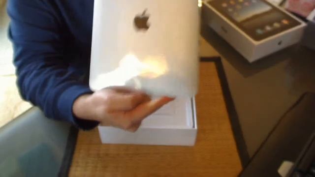 Boydo's Tech Talk - Apple iPad Wi-Fi + 3G Unboxing (Australian Launch Day)