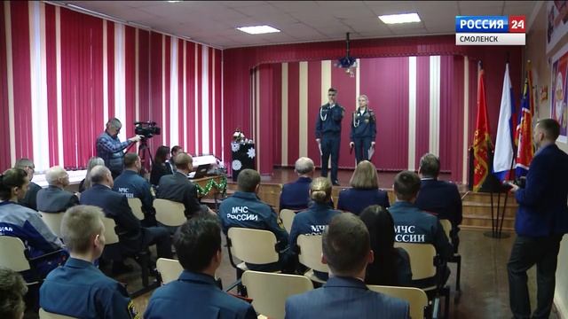 Смоленские школьники поздравили спасателей с профессиональным праздником смотреть онлайн