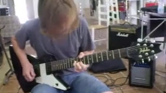 A Tout смотреть онлайн