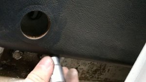 Замена нижнего ролика сдвижной двери вито 638 часть 2