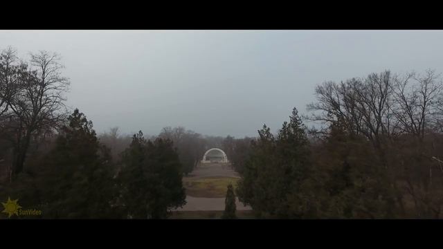 Осенний парк Петровского в тумане. Родник. Длинные полёты. Мариуполь аэросъемка ☀SunVideo смотреть онлайн