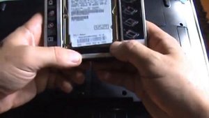 Установка SSD и Оптибея вместо CD-RW  на Ноутбук Samsung R530