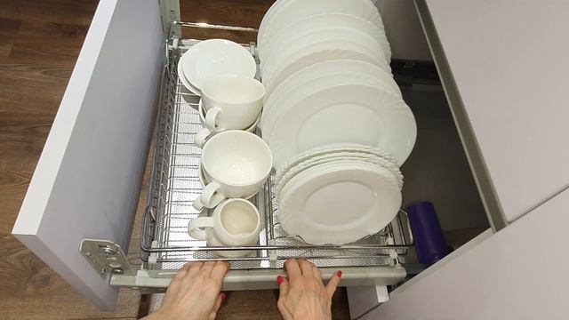 Как вытянуть поддон из нижней сушки для посуды.