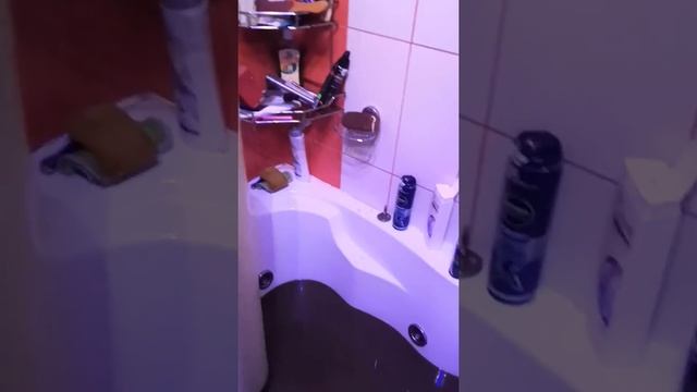 Спасаемся от плохой воды смотреть онлайн