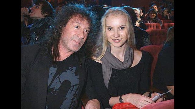 Владимир Кузьмин возвратился к бывшей жене, которая моложе его на 27 лет смотреть онлайн