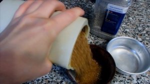 Дополнительный корм для воробья Тоши. Чем кормить воробья.