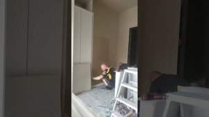 Сборка шкаф с распашными дверями