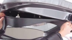 Снятие обшивки пятой двери Nissan Wingroad