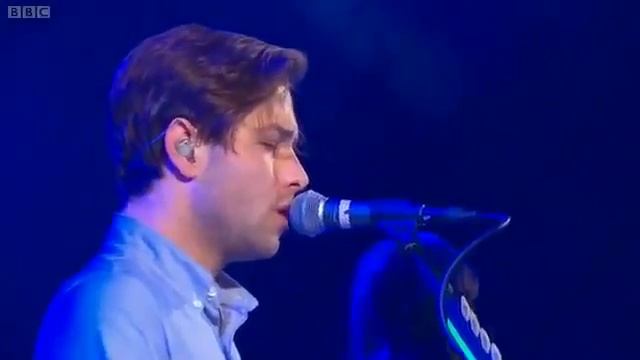 The_Naked_And_Famous_-_Punching_In_A_Dream_Live_at_Reading_Festival_2011 смотреть онлайн