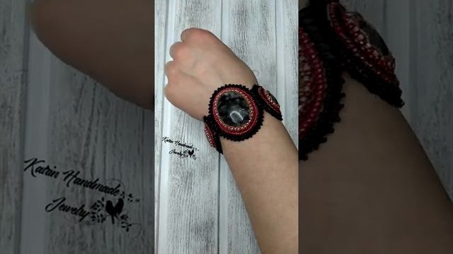 Браслет из бисера и камней. Браслет своими руками. DIY. Ручная работа. смотреть онлайн