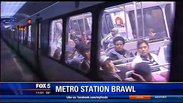Royal Rumble: "Urban Youths" from Rival High Schools Brawl at Washington DC Metro Station смотреть онлайн